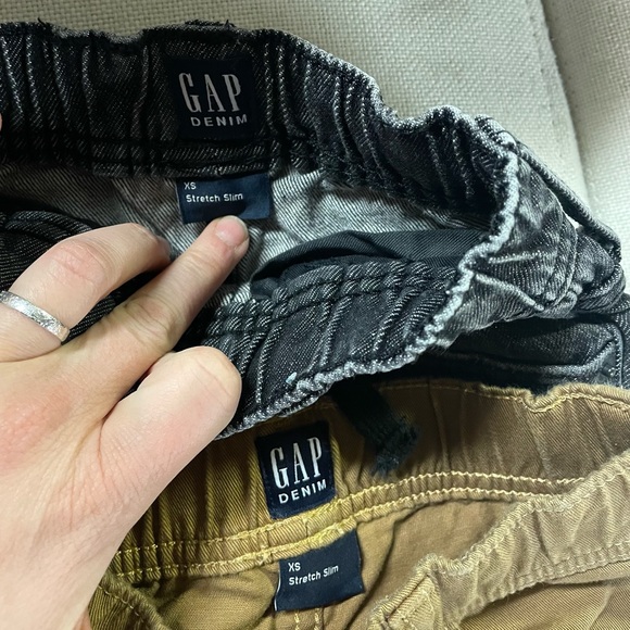 4 pairs of Boys XS Gap Pants - Picture 2 of 3